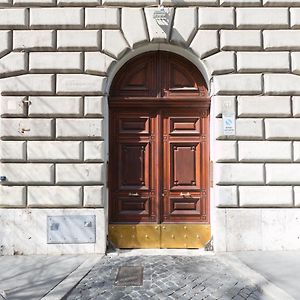 Veneto Avenue